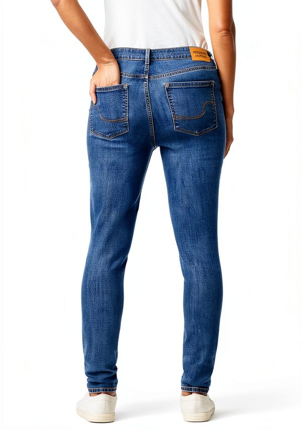 Levi Strauss Signature Gold Women's Totally Shaping Ultimate Pull-on-2